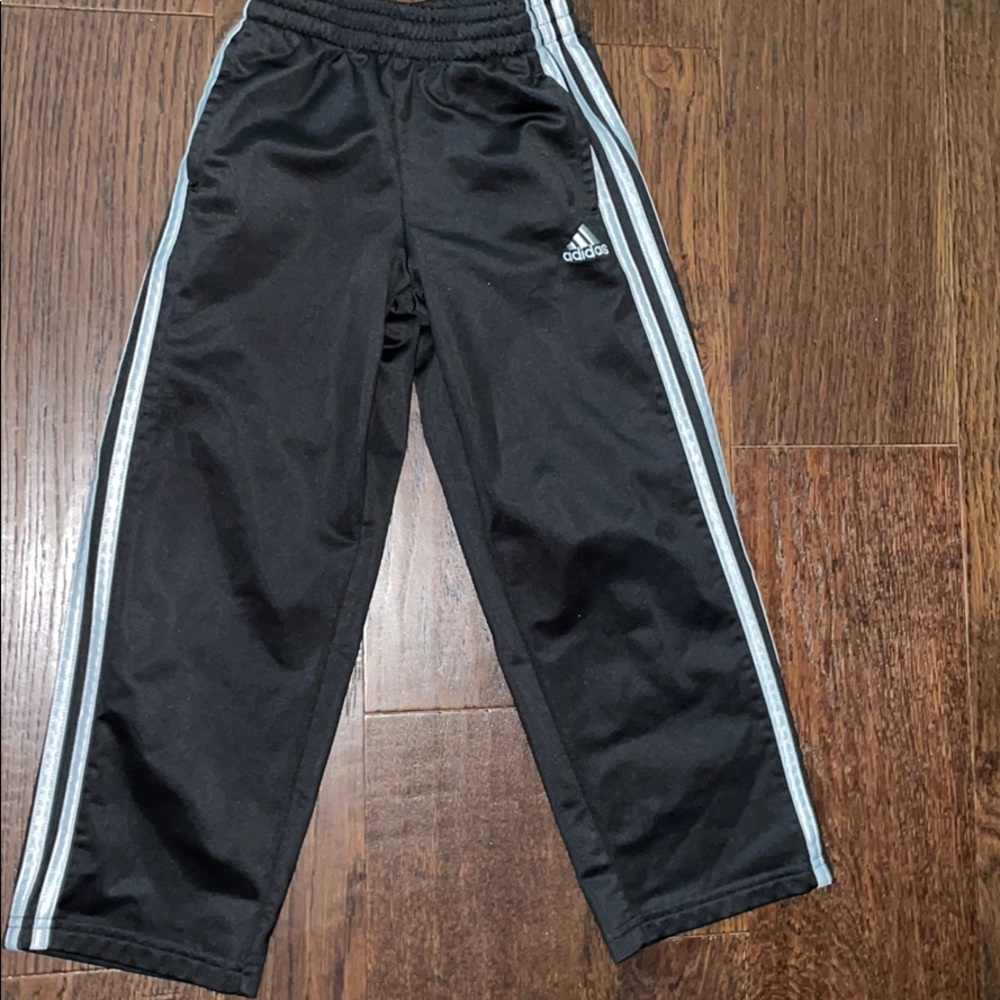 Adidas - Picture 3 of 6